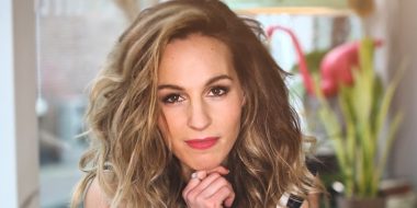 Krystl: Te boeken met akoestische optredens!